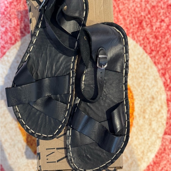 Atlantis Black Leather Sandals with Buckle 8.5 W - Picture 1 of 5